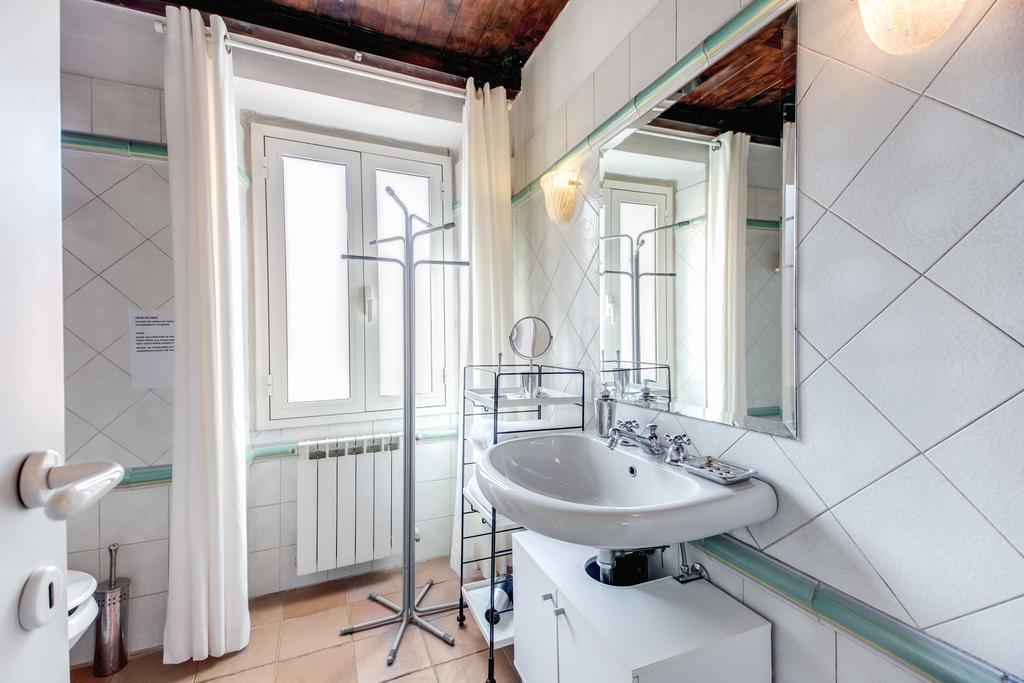 Frangipane Apartment Рим Стая снимка