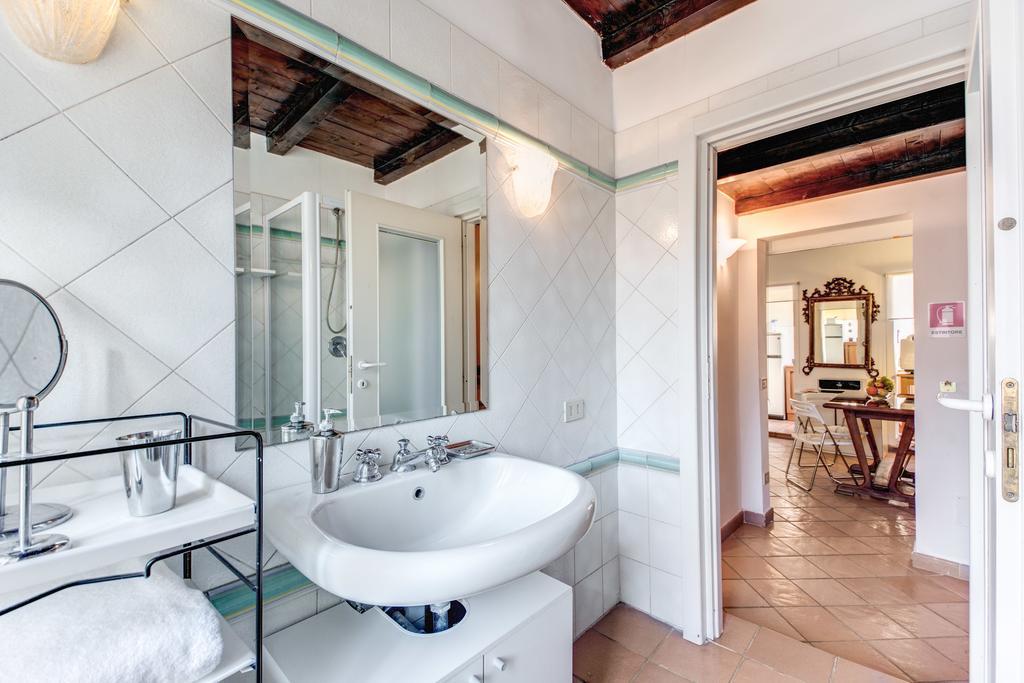 Frangipane Apartment Рим Стая снимка