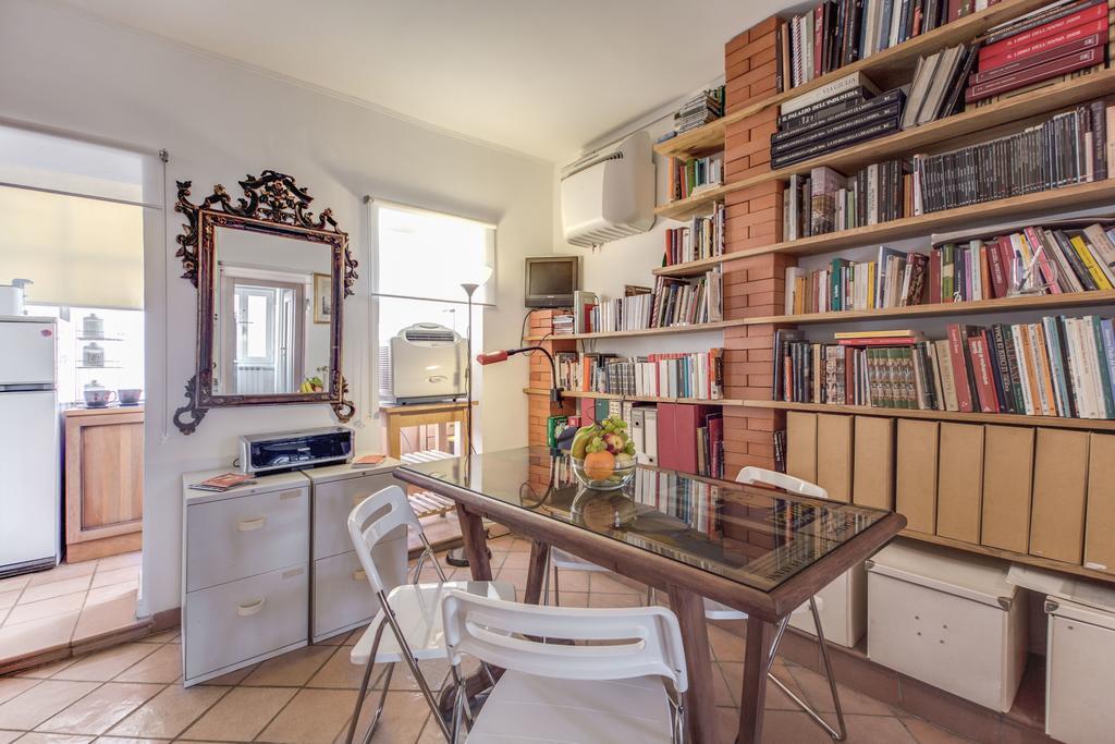 Frangipane Apartment Рим Стая снимка